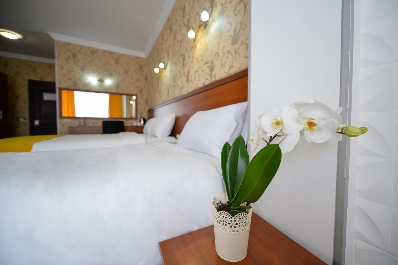 באטומי Aura Boutique Hotel מראה חיצוני תמונה