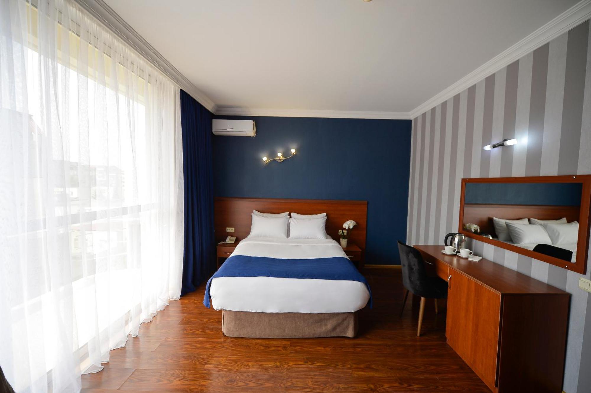 באטומי Aura Boutique Hotel חדר תמונה